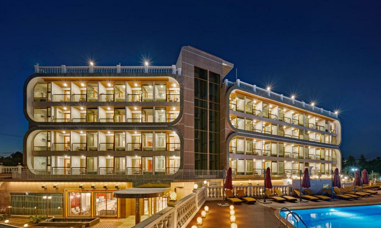 Goldone Hotel & Suites Согвіпо Екстер'єр фото